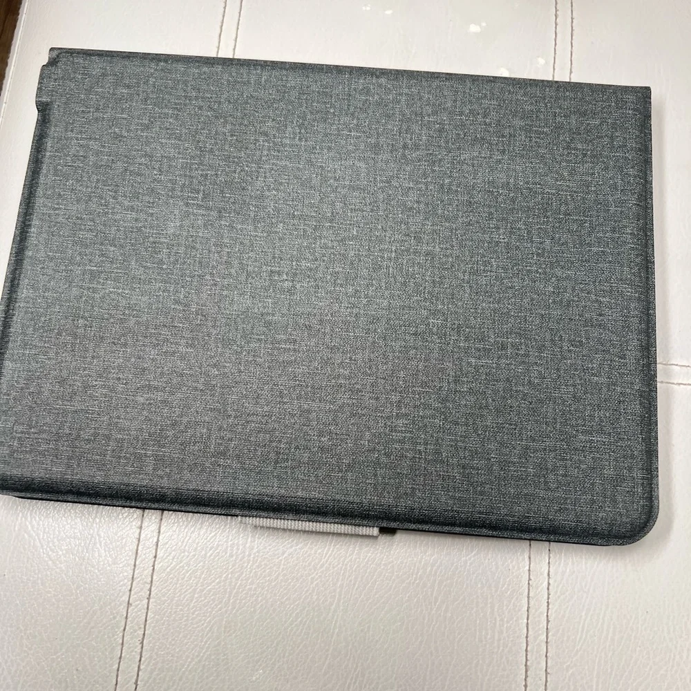 Zagg 11” iPad/Tablet Keyboard Case